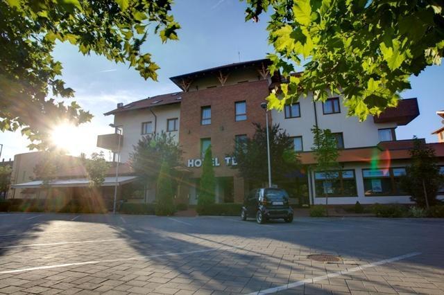 Hotel Tevel Sladkovicovo Екстер'єр фото