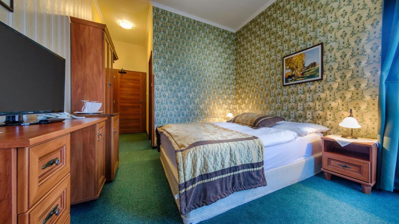 Hotel Tevel Sladkovicovo Екстер'єр фото