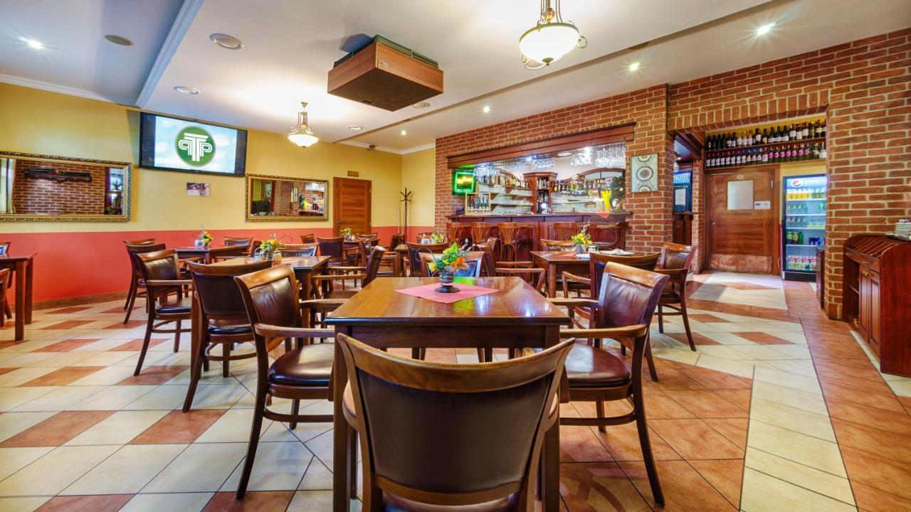 Hotel Tevel Sladkovicovo Екстер'єр фото