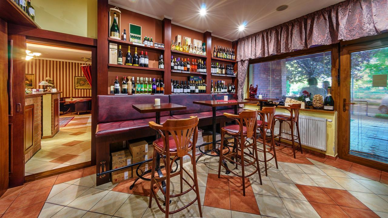 Hotel Tevel Sladkovicovo Екстер'єр фото